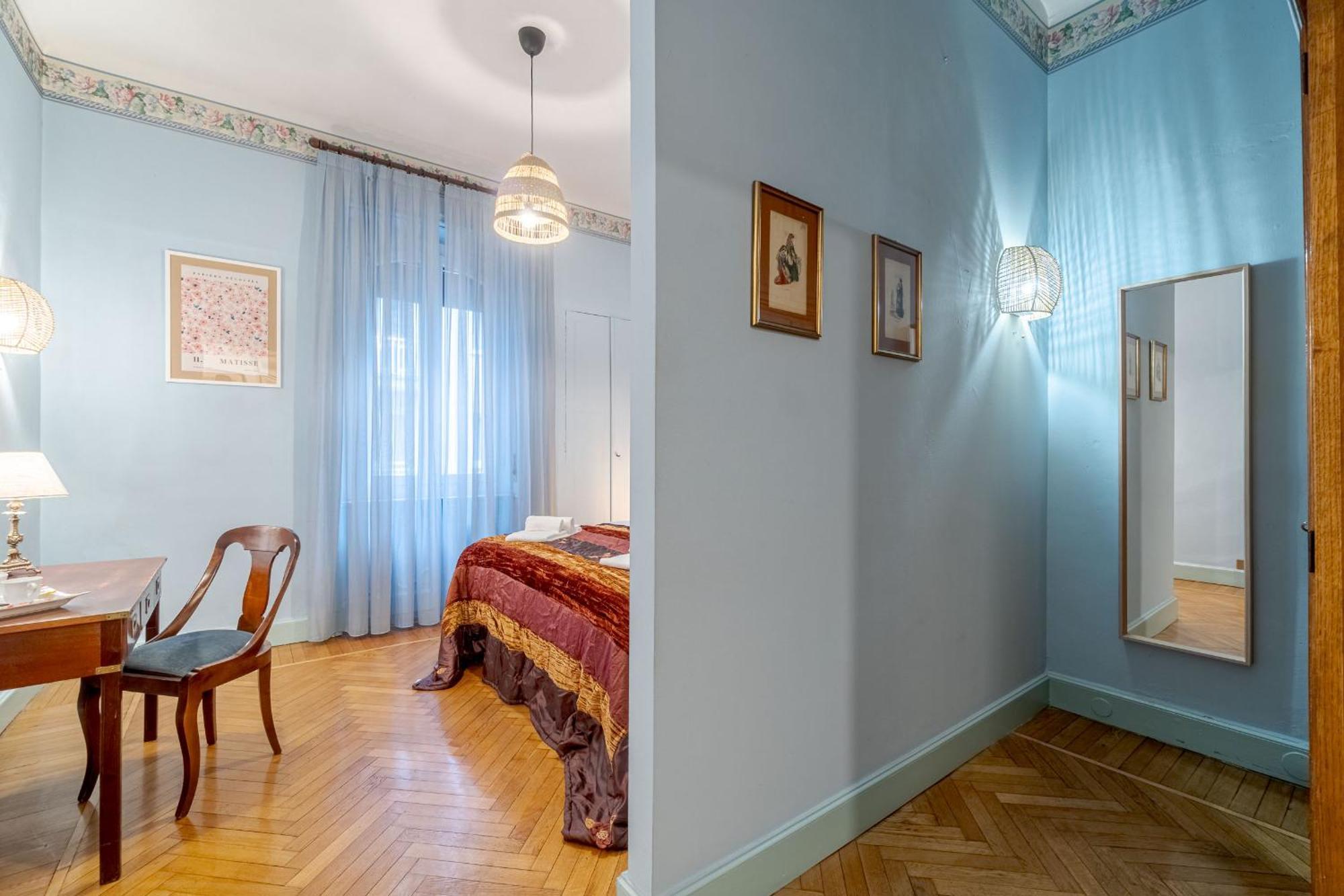 Torino Old Fashion Apartment With Balcony Exterior foto